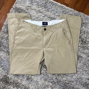 Men’s khaki pants